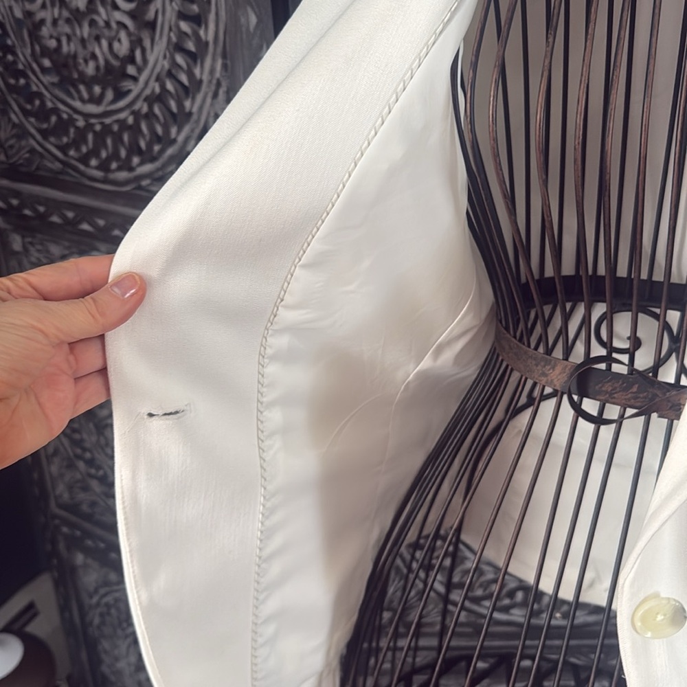 Express well made blazer classy white. like new. size 2 - Picture 6 of 10